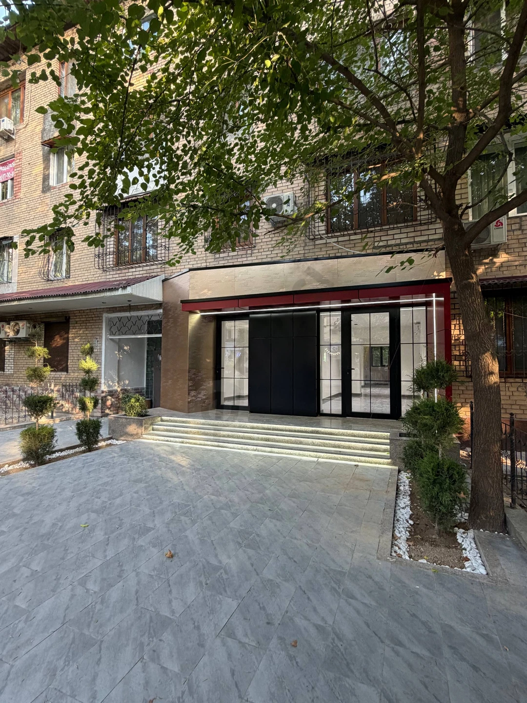 Commercial property along the road, 45 m2, 1st floor, Mirzo-Ulugbek - Cover Photo