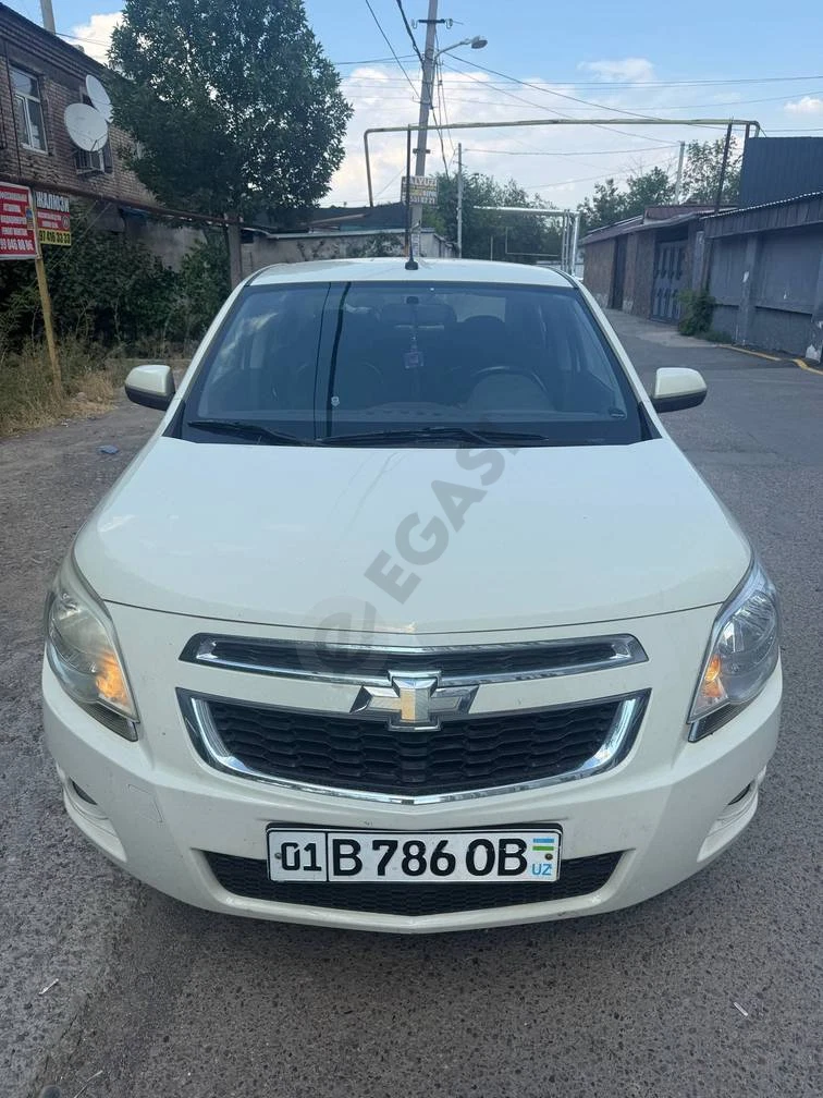 Chevrolet Cobalt, 2014 - Cover Photo