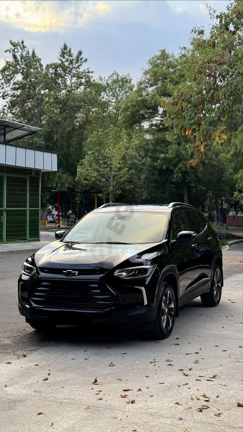 Chevrolet Tracker 2 Premier Plus, 2024 черный - Cover Photo