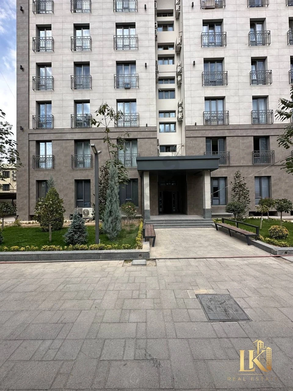 Квартира в ЖК КИПАРИС 3/8/9 с евроремонтом люкс - Cover Photo