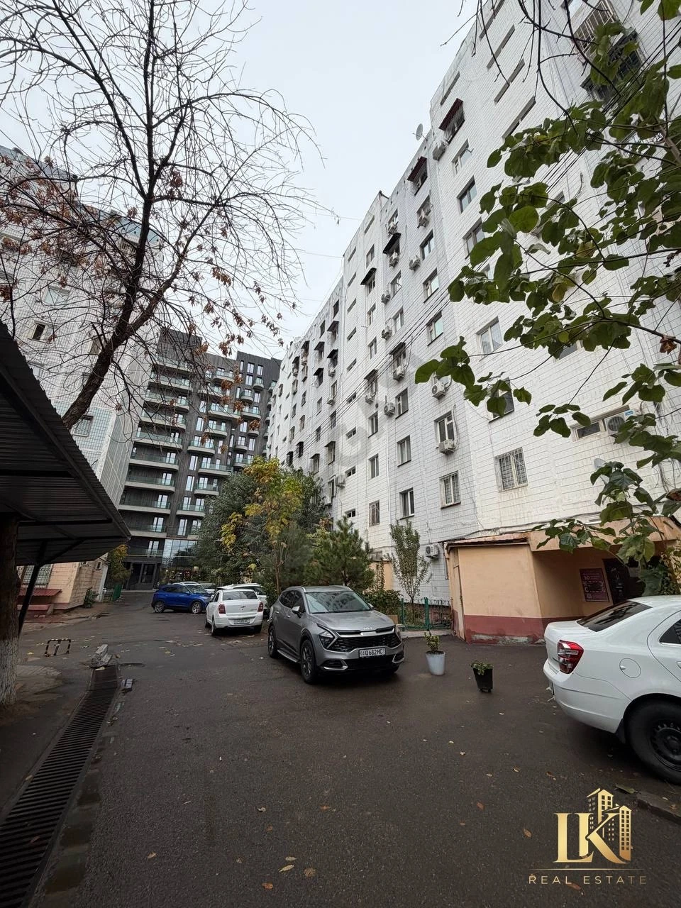 4-комнатная квартира с евроремонтом, 100 м² - Cover Photo