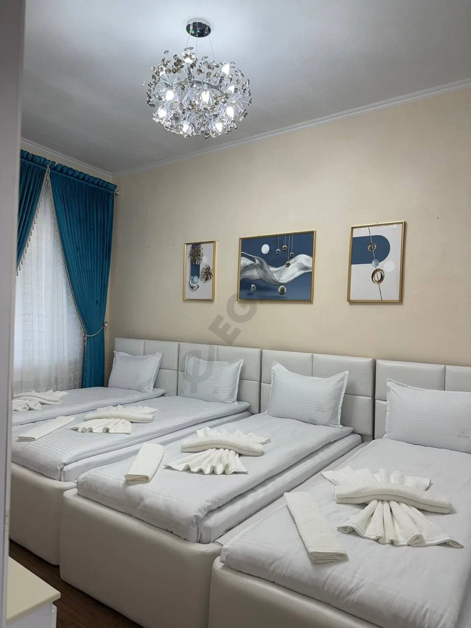 Samarqand shahar.Bulvar yaqinda.Podshoh Hotel. - Cover Photo