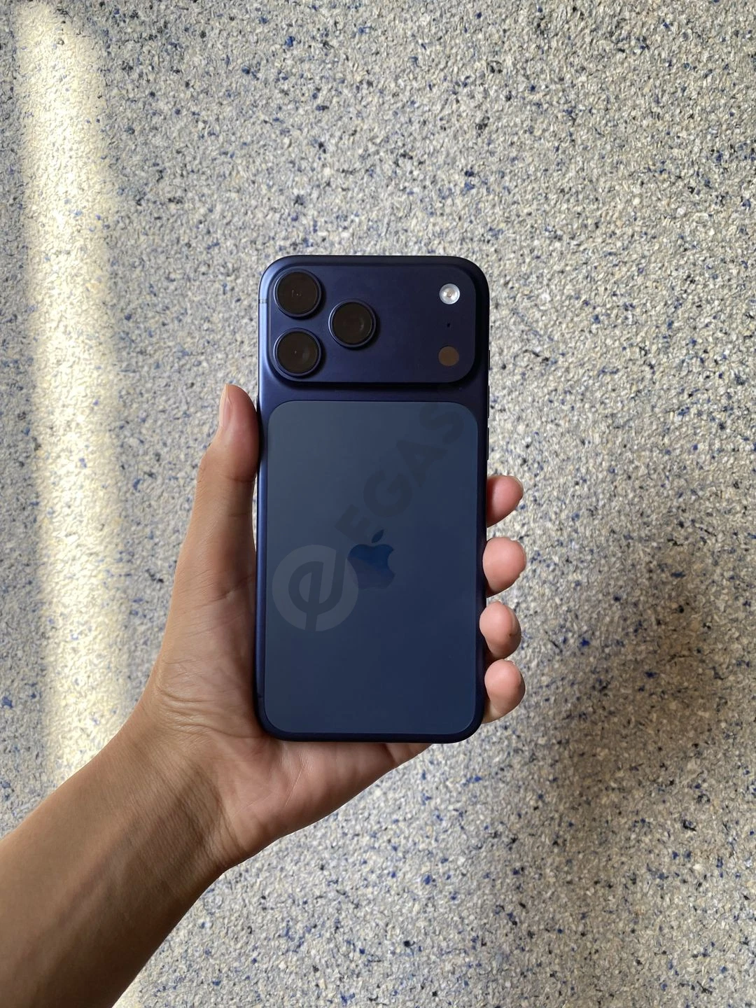 Iphone 17 pro max ideal - Cover Photo
