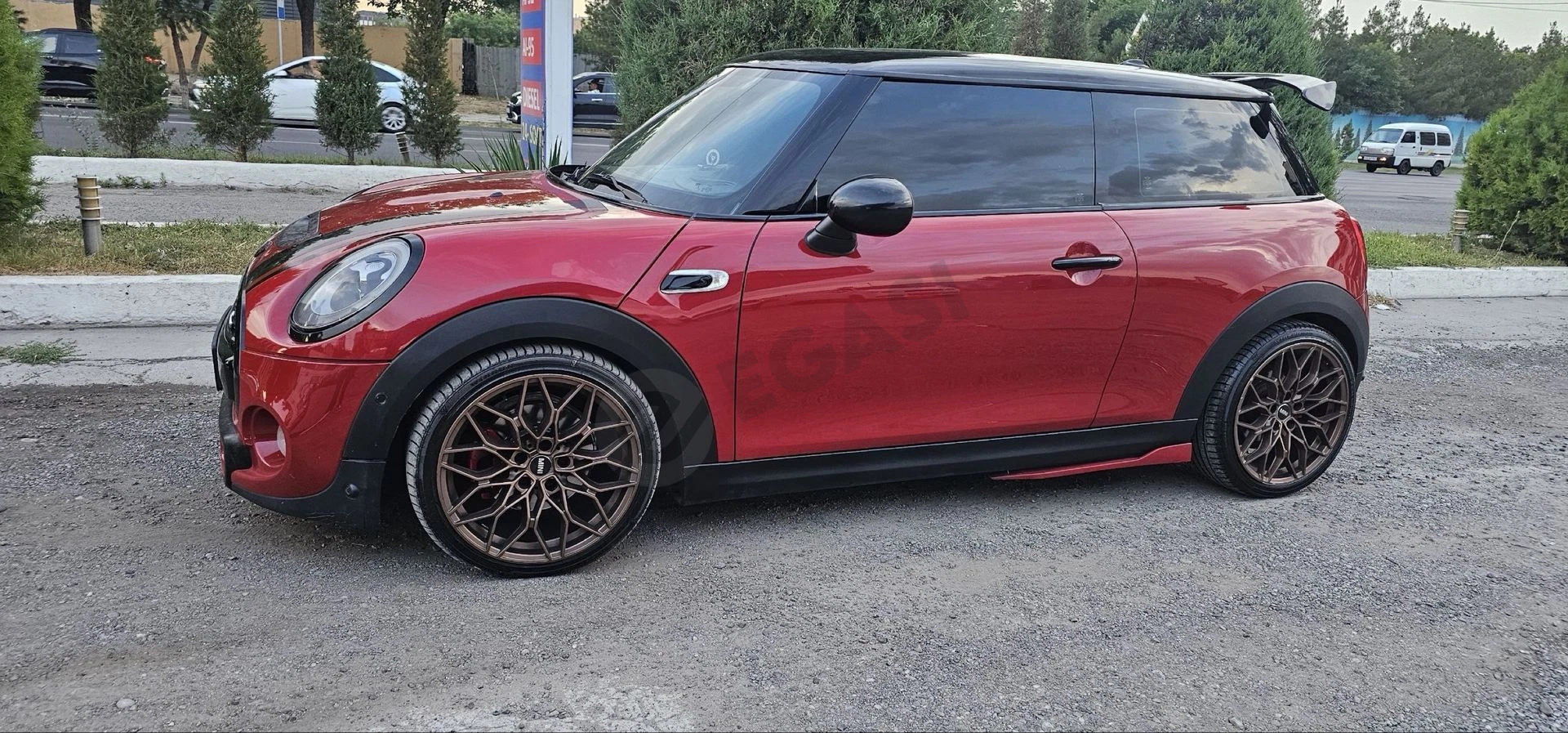 Cotiladi mini cooper 2017 yil 2.L turbo 65.000 km yurgan - Cover Photo