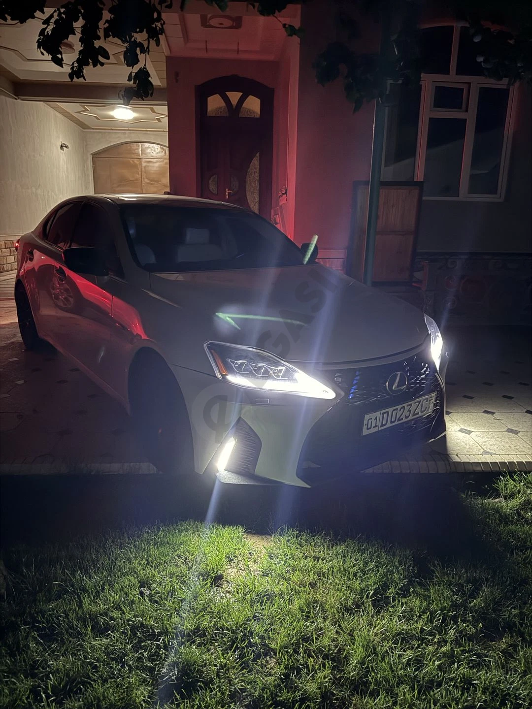 Lexus is300 V6 с блокировкой - Cover Photo