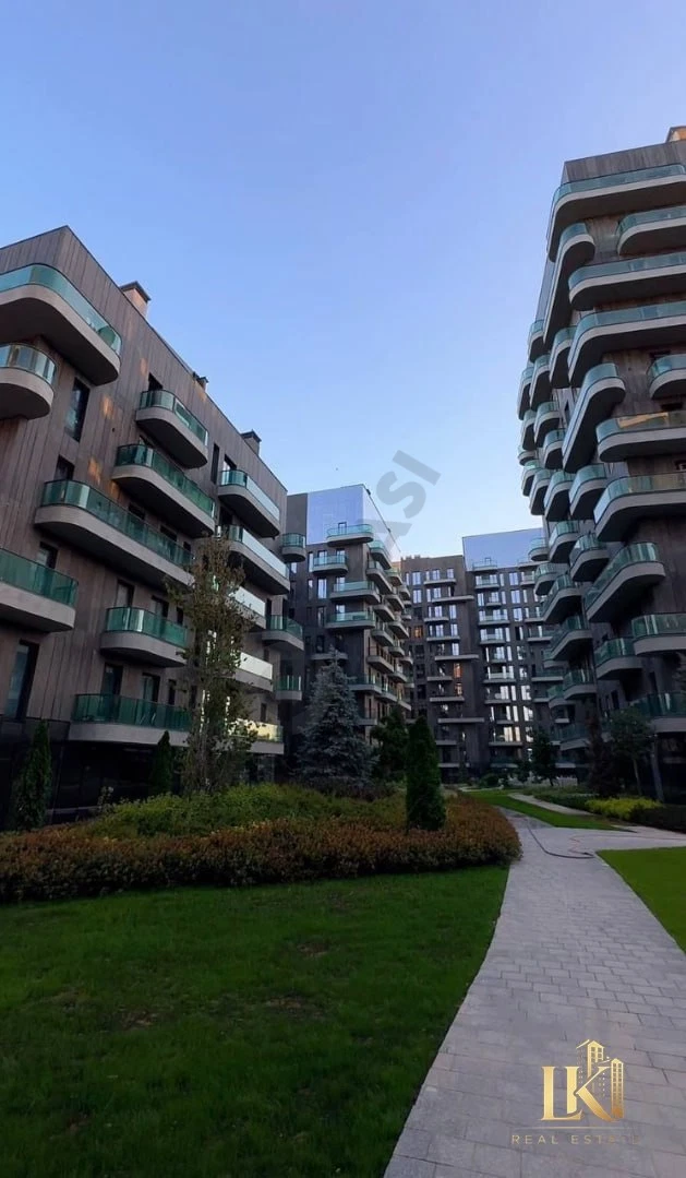 4-комнатная квартира в ЖК Parkwood, 113 м² - Cover Photo