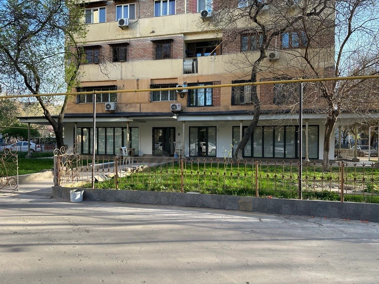 Коммерческая недвижимость 235 м2 Юнусабадский - Cover Photo