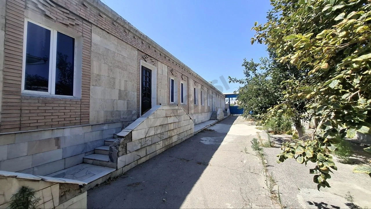 IJARAGA BERILADI chorsu hududida(shoyartel fabrikasi) - Cover Photo