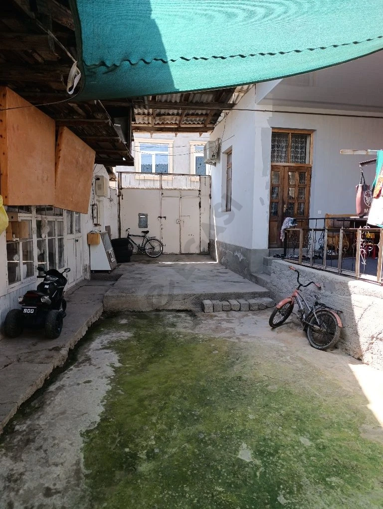 Uy sotiladi srochno. - Cover Photo