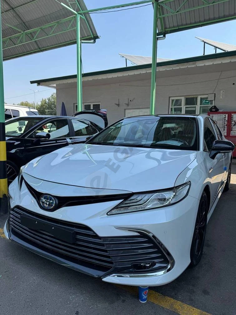 Toyota Camry, 2023 - Cover Photo