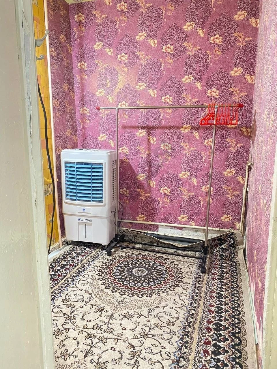 1 room converted to 2 rooms in Chilonzor 20 kvartal - Cover Photo