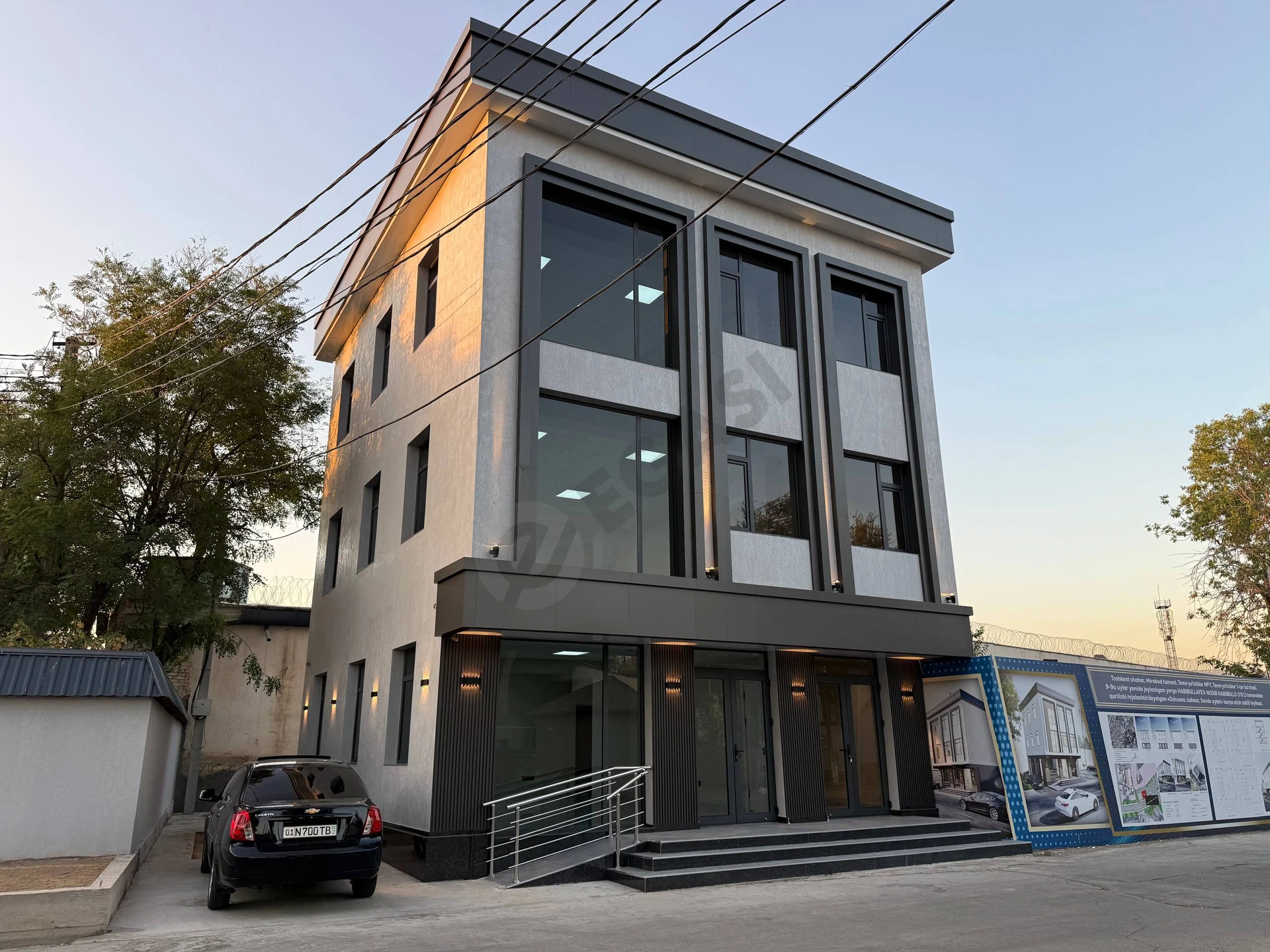 Commercial Non-Residential Property, 3+Basement, 340m2 - Cover Photo