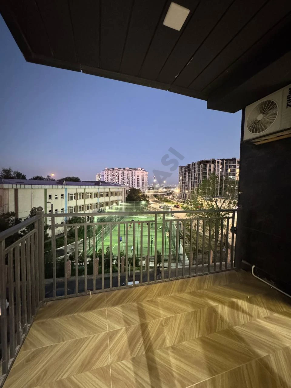 Vegas Tower 3-room apartment - Cover Photo