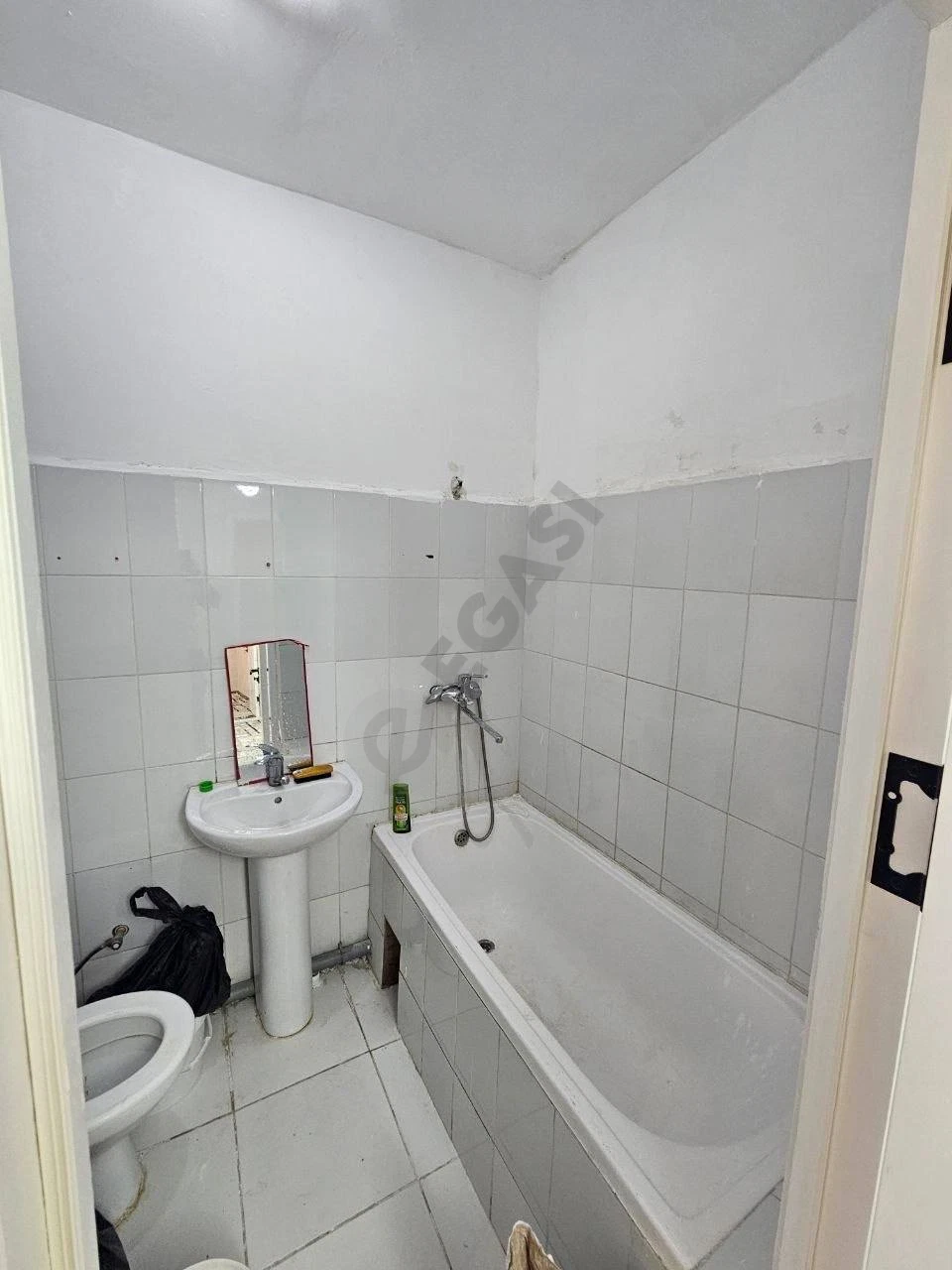 2-room apartment in Yangihayot 5A, 43 m² - Cover Photo