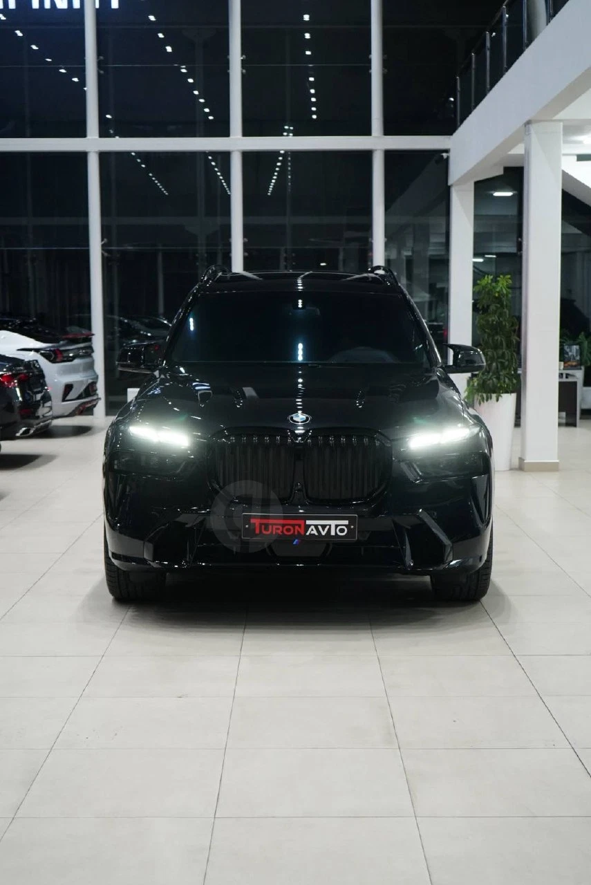 BMW X7 40i xDrive 2019 - Cover Photo