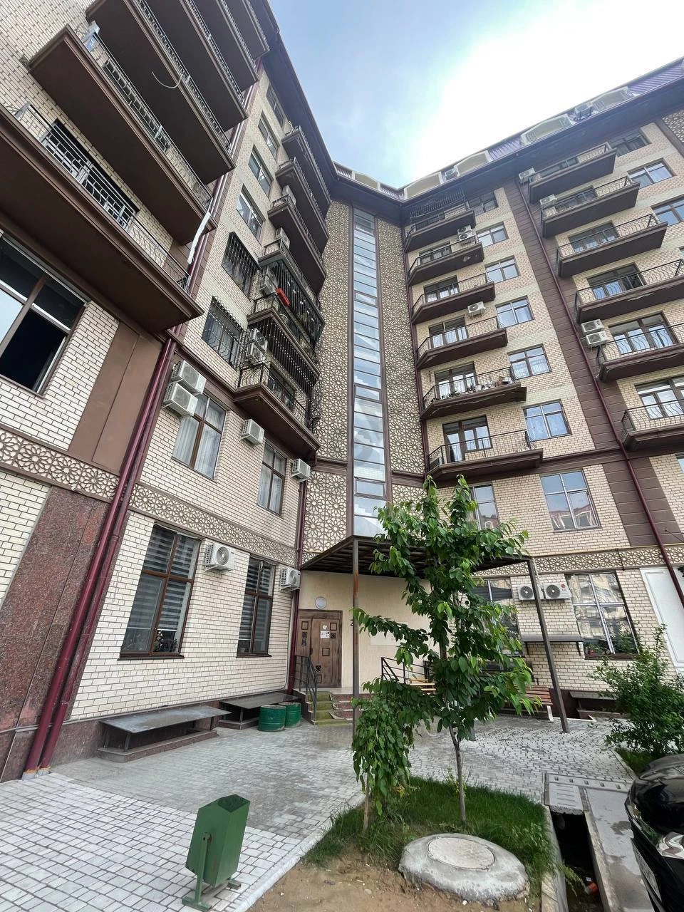 Квартира 3-комнатная в ЖК Nikitina Residence - Cover Photo