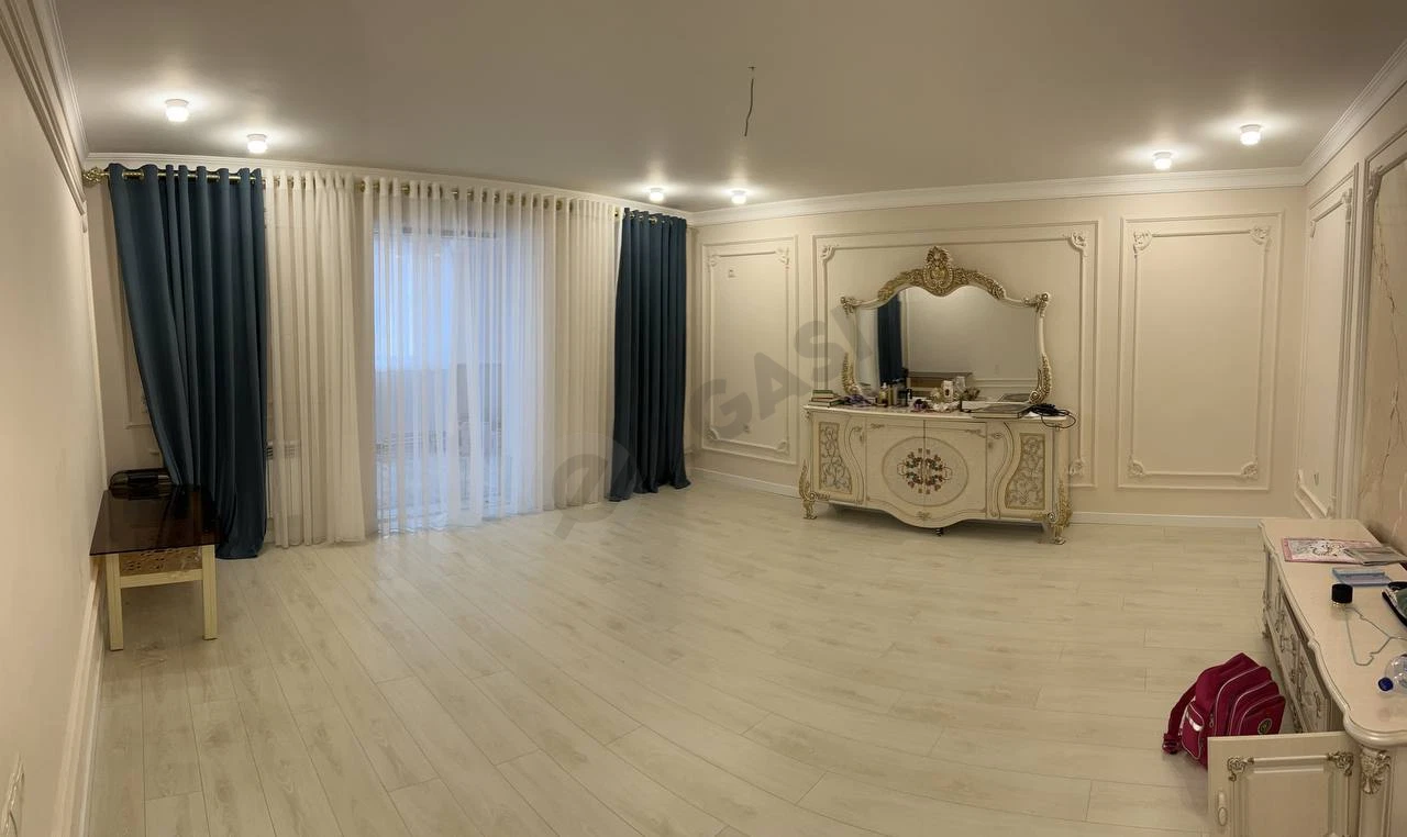 Apartment in Beruniy, 4/4/4, 115 m² - Cover Photo