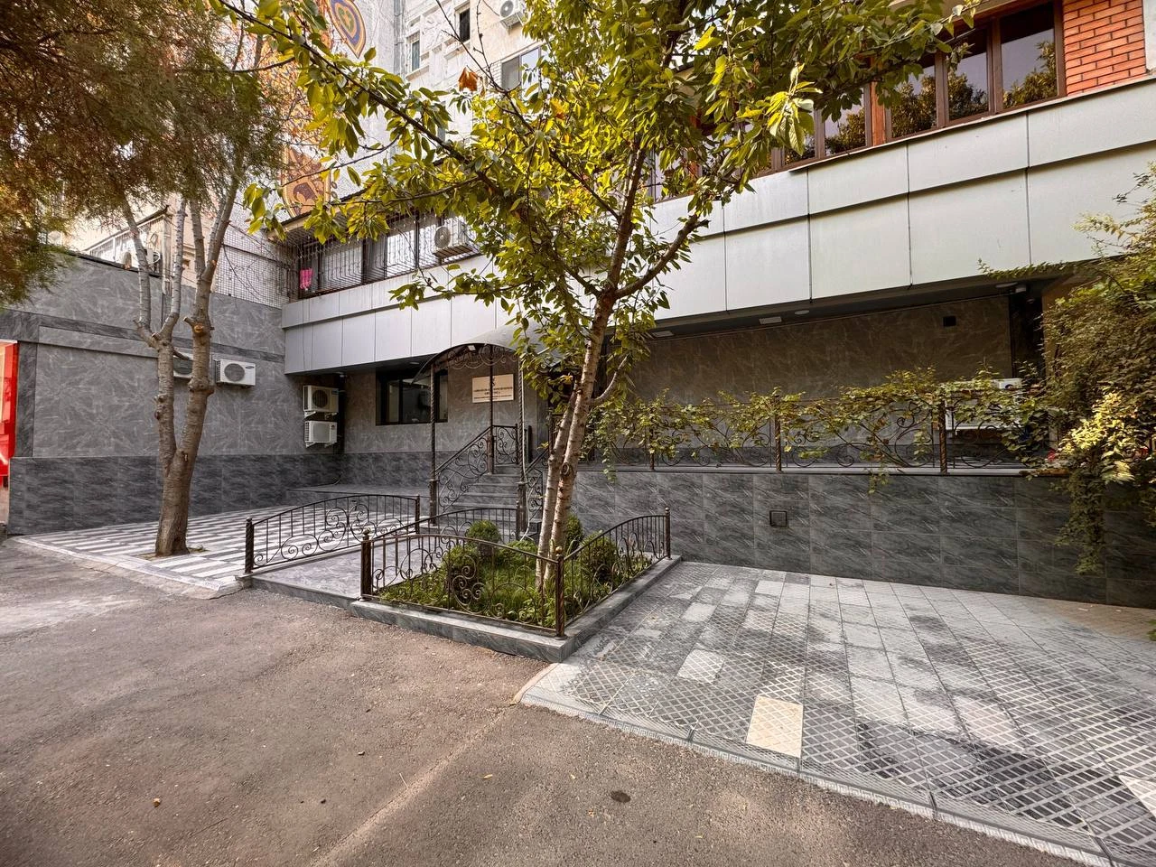 Non-residential premises 175m2, Mirzo Ulugbek district - Cover Photo