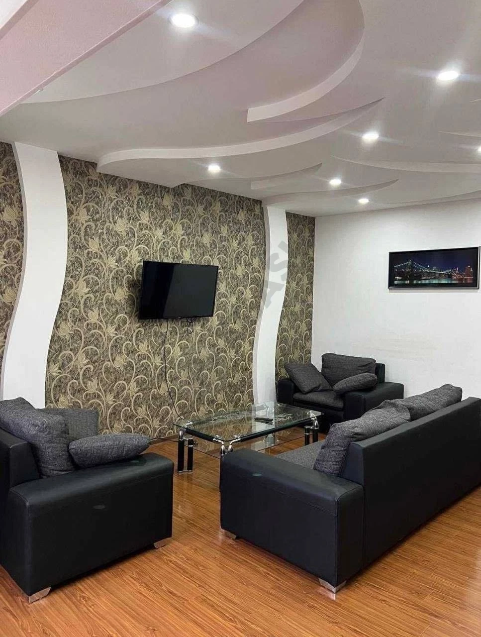 Apartment in Ойбек, Савдогарбанк - Cover Photo