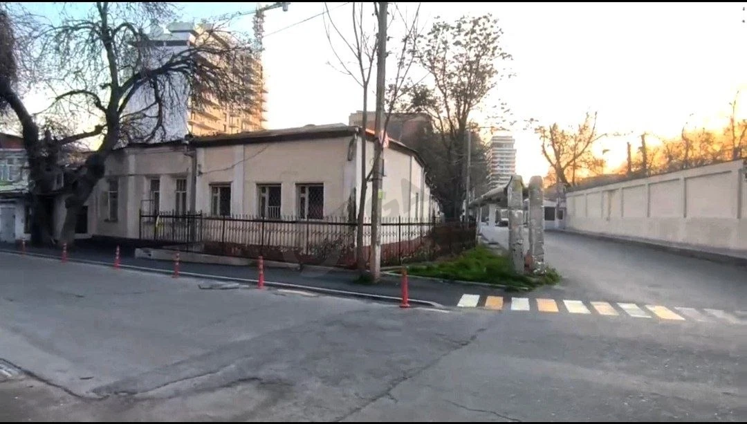 Земельный участок под бизнес центр, M.Улугбек - Cover Photo