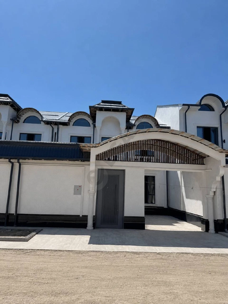 House in Uchtepa District, Urikzor - 5 Rooms, 270m2 - Cover Photo