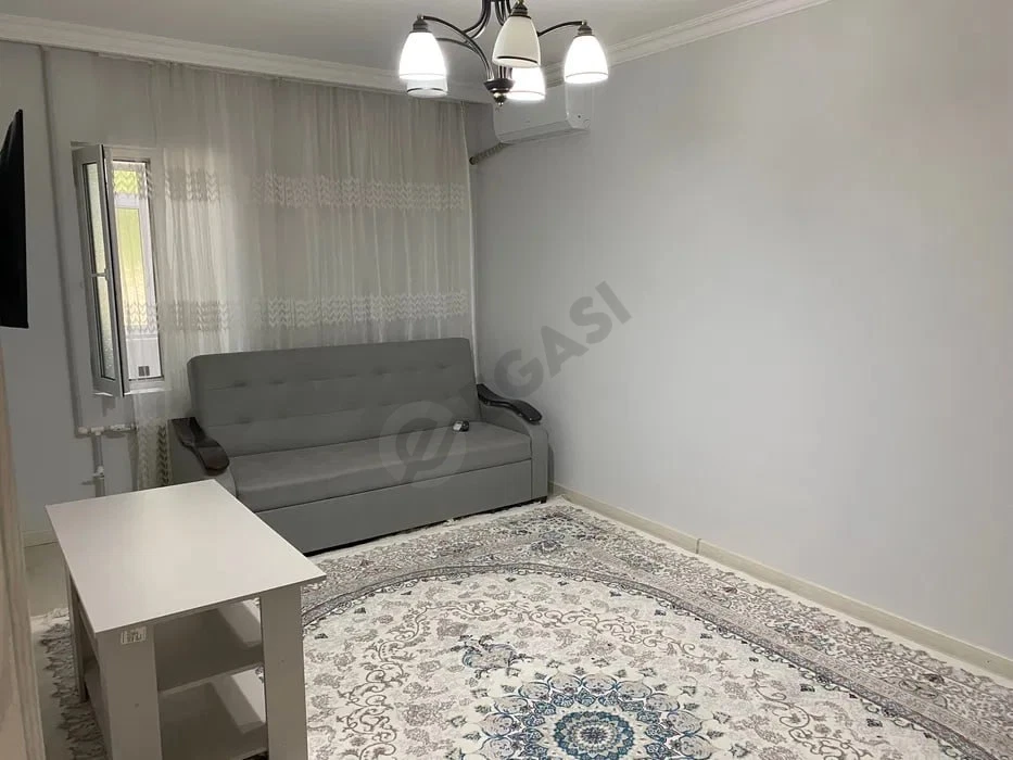 2-комн. квартира, 61 м², 1/5 этаж - Cover Photo