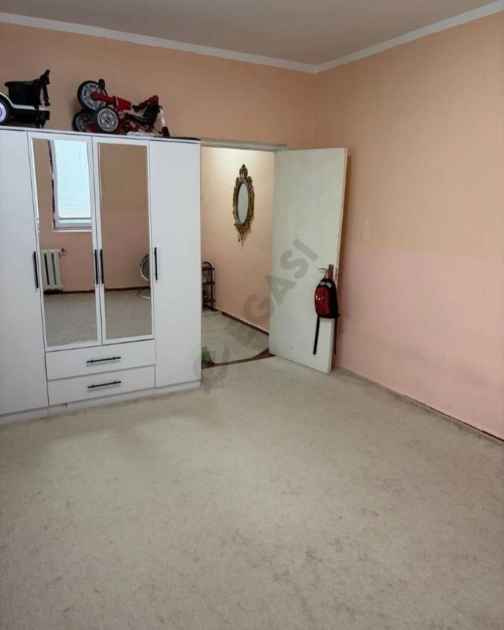 Apartment 1/4/4 French layout Yunusобод 6 - Cover Photo