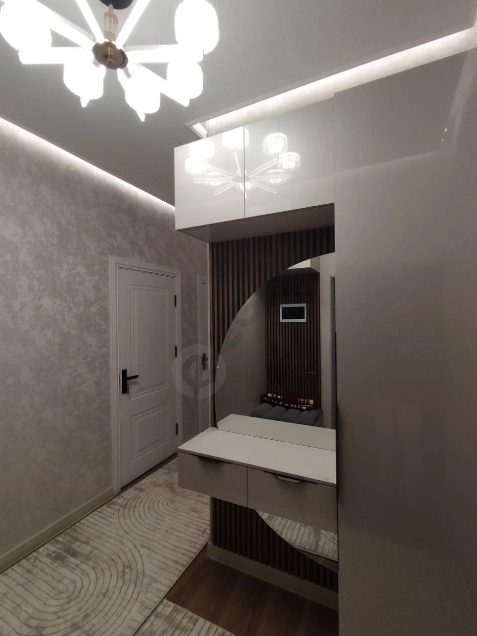 2-room apartment in Uchtepa, 2nd floor, 9-storey building - Cover Photo