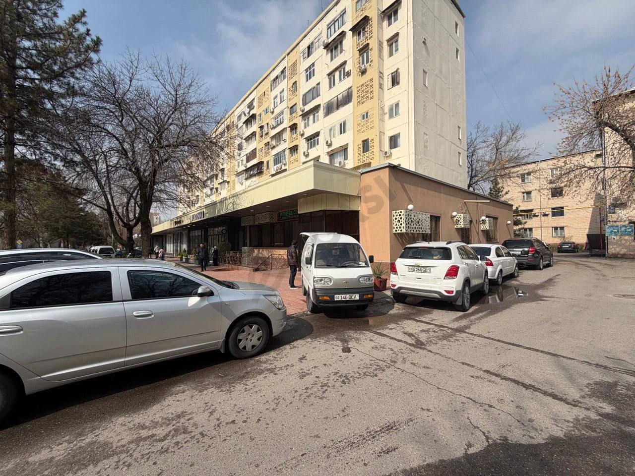 Нежилое помещение 220м2 + 475м2 подвал, Шайхантахурский район - Cover Photo
