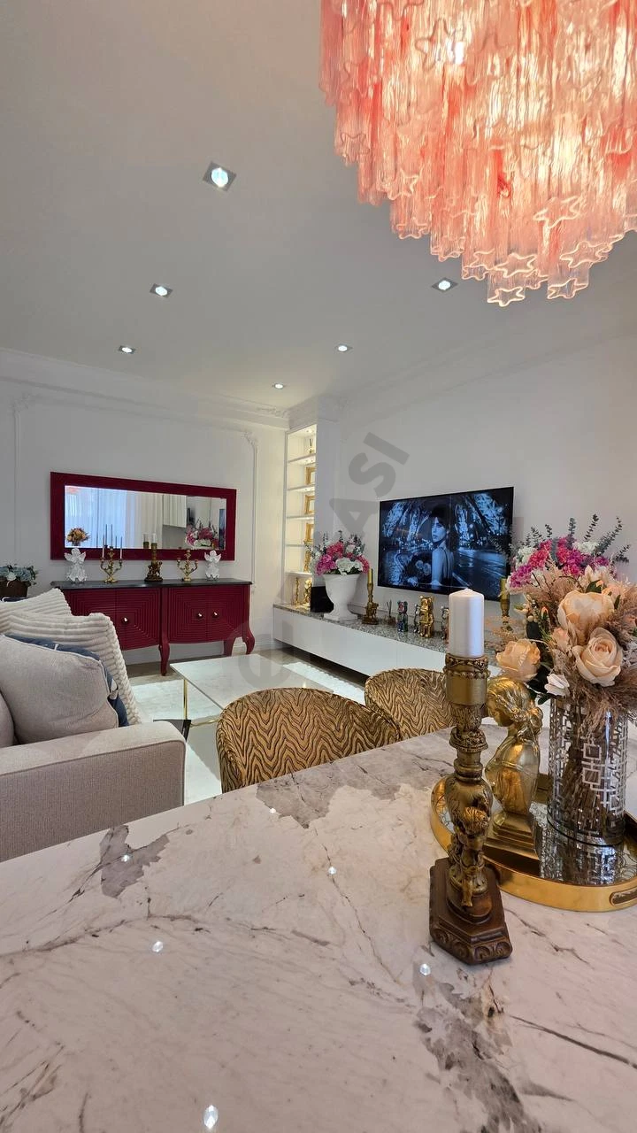 Golden House Parisien, 3/7/8, 90m2 - Cover Photo