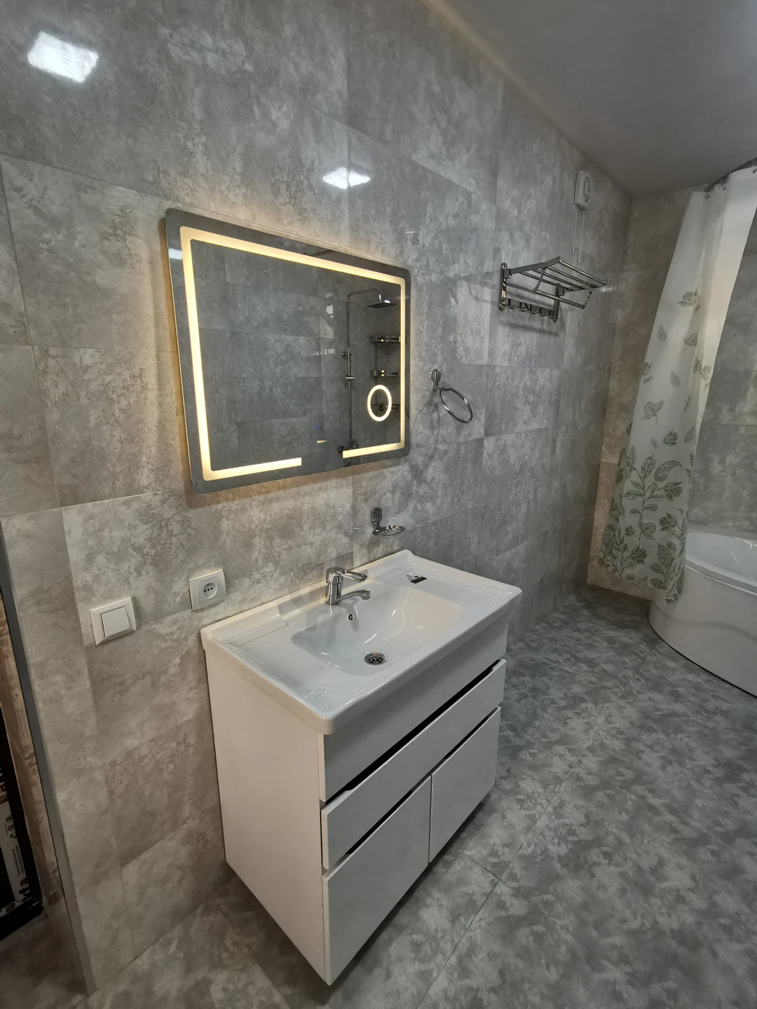 Image 3