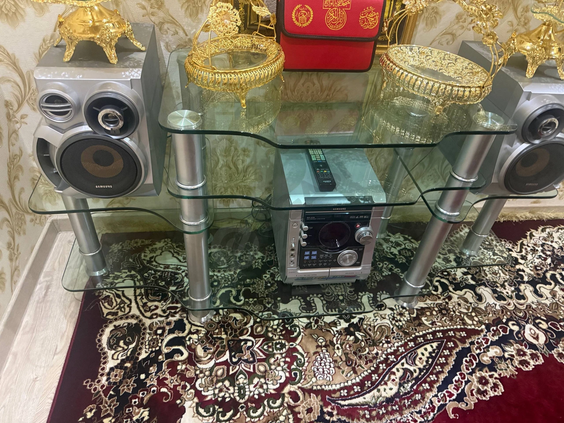 Podtavka sotiladi oynali - Cover Photo