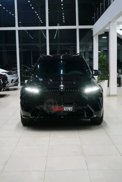 BMW X7 40i - Cover Photo