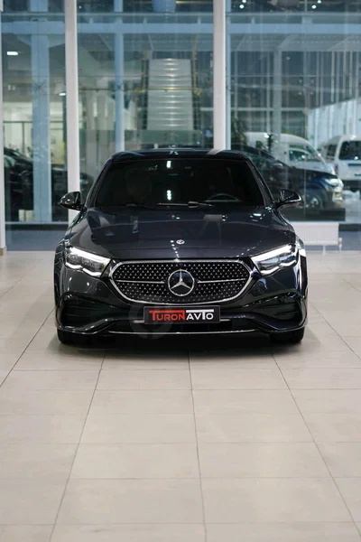 Mercedes benz W214 E300 - Cover Photo