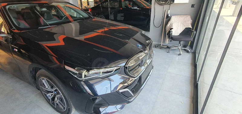 Sotuvda BMW i5 - Cover Photo