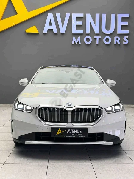 BMW 530E - Cover Photo