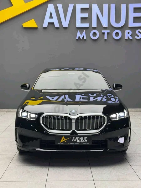 BMW 530E - Cover Photo