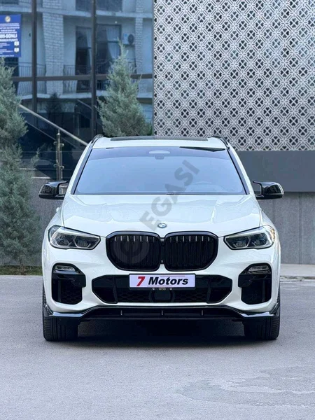 Bmw x5 m50i - Cover Photo