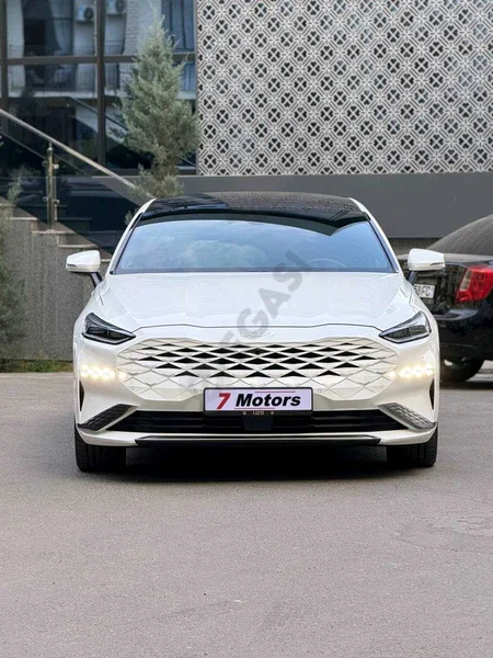 Kia k8 - Cover Photo