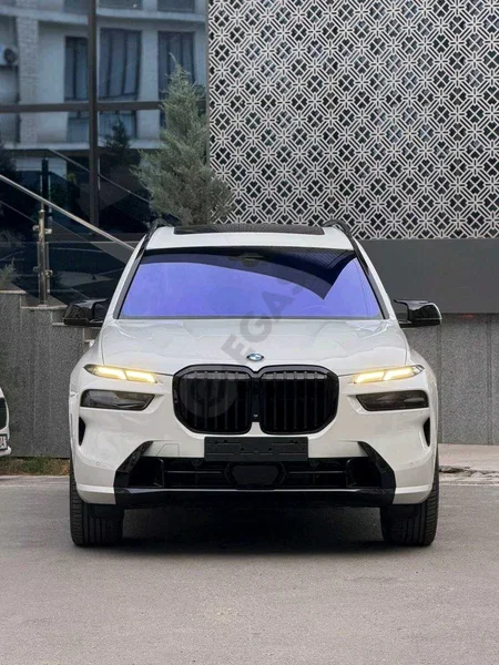 BMW X7 xDrive 40i - Cover Photo