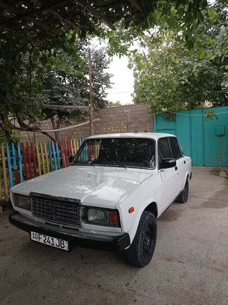 Продаётся ВАЗ 2105 (2107) - Cover Photo