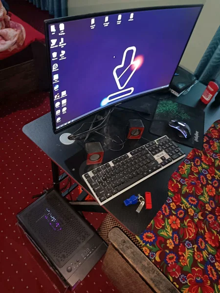 igrovoy kompyuter - Cover Photo