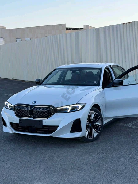BMW i4 40L - Cover Photo