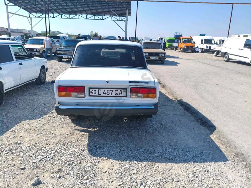 vaz 2107 - Cover Photo