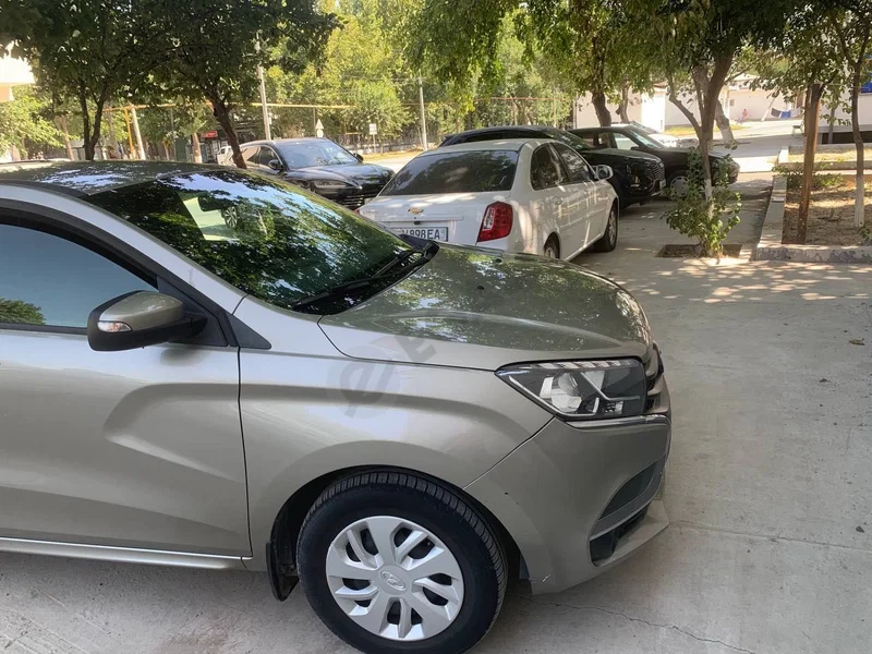 LADA XRay 1.8 AMT, 2019 год — один владелец, без окрасов - Cover Photo
