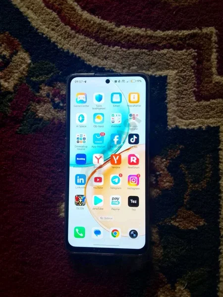 Honor Telefon sotiladi! Egasi dan - Cover Photo