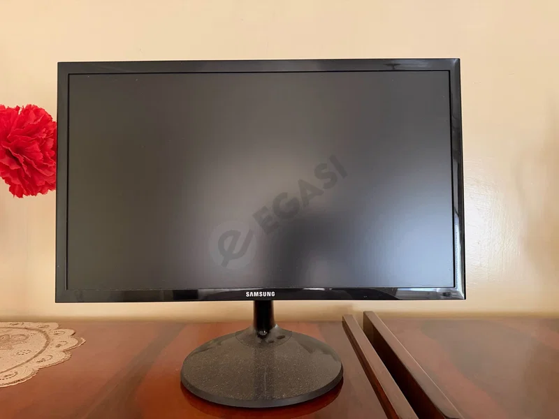 Samsung 22” Full HD монитор LS22F350FHIXCI - Cover Photo
