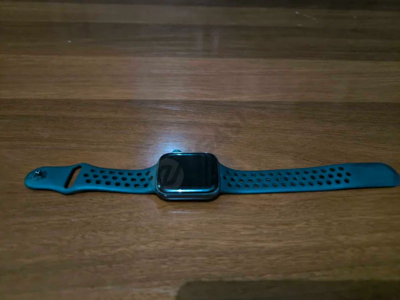 📱 Model:Apple Watch Series 4 (GPS) - Cover Photo