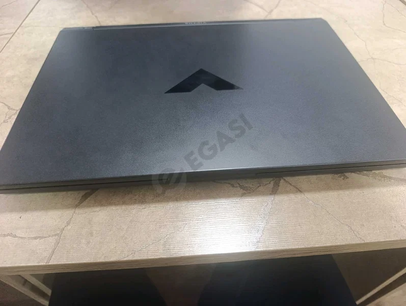 HP VICTUS - Cover Photo